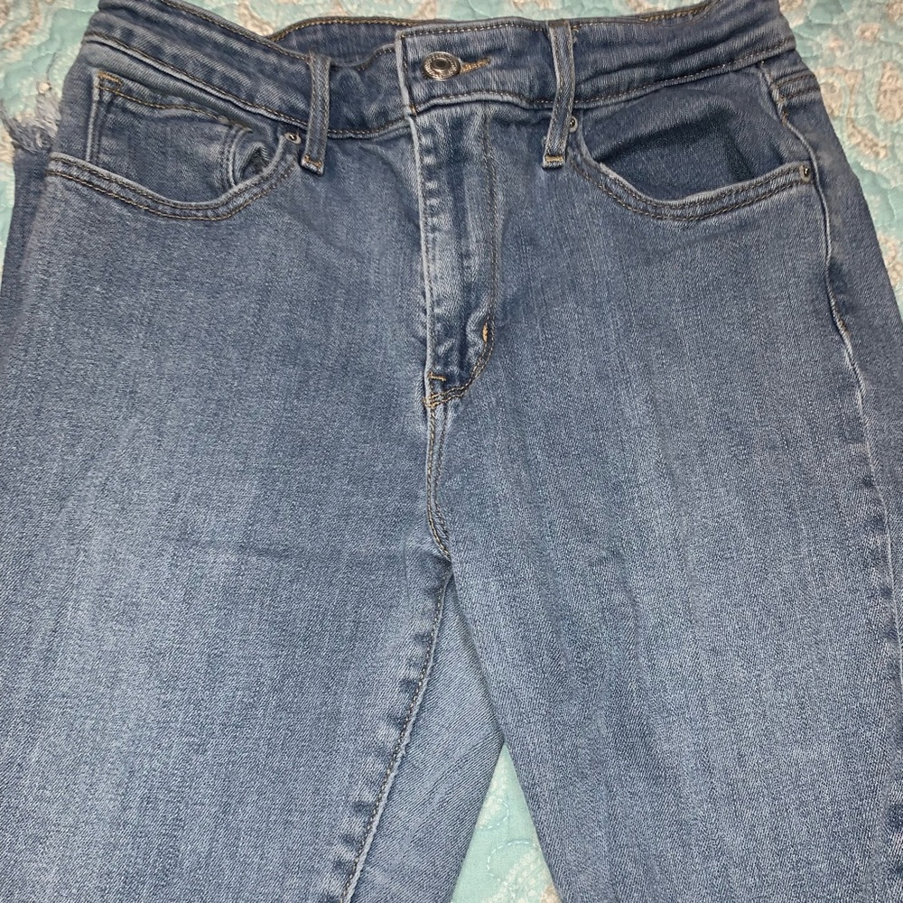 Levi light colored capris